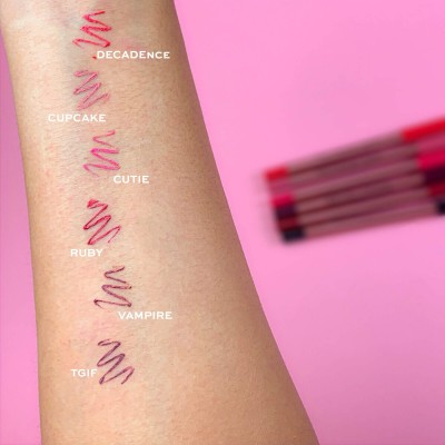 Makeup Revolution Ceruzka na pery Satin Kiss Lipliner